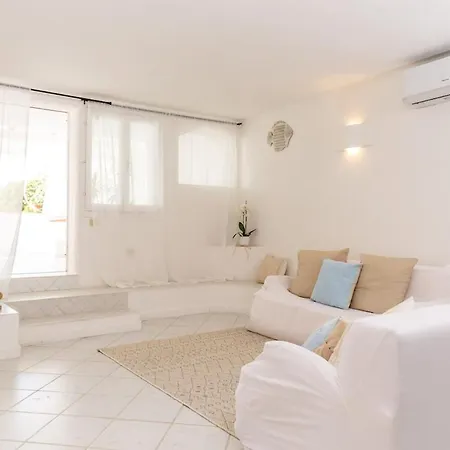 Steps From The With Views And Big Patio! Apartmán Baia Sardinia